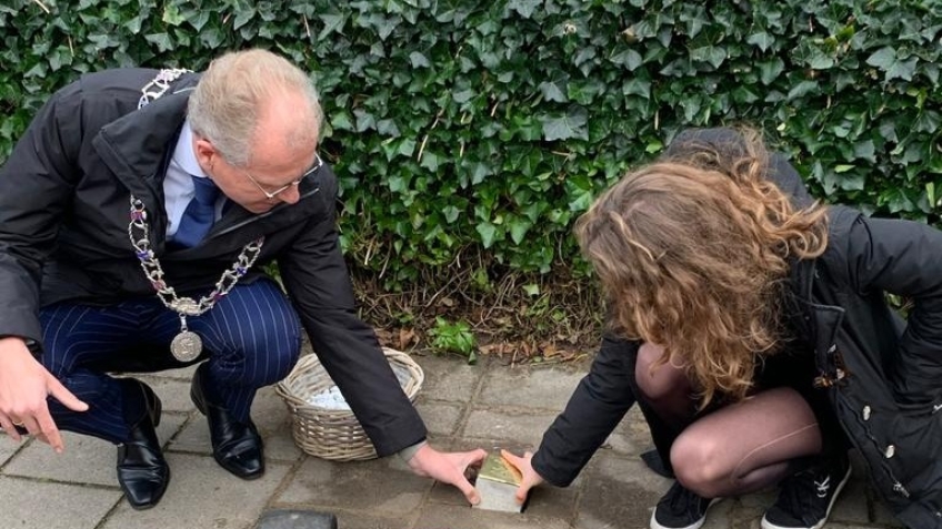 Wassenaar eert Joodse plaatsgenoten met Stolpersteine (met video)