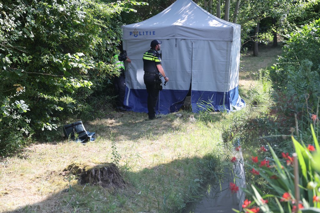 Man overleden in water gevonden Klokbekerkreek
