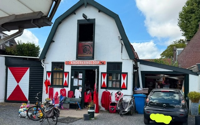 Politie bevestigt aangifte tegen asielzoeker wegens diefstal van bijna 10.000 euro van Kinder Kringl